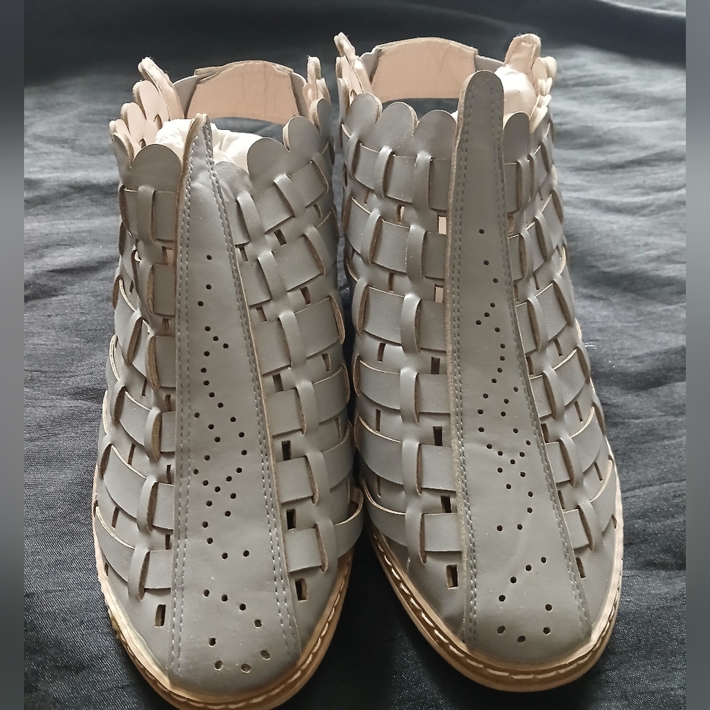 Stylish Gray Woven Women's Shoes.